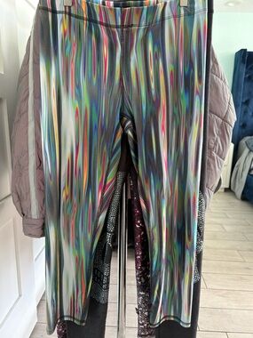 VINTAGE Terez Multicolor Ripple-Print Capris